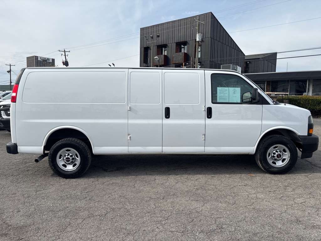 Photo 6 of this GMC SAVANA