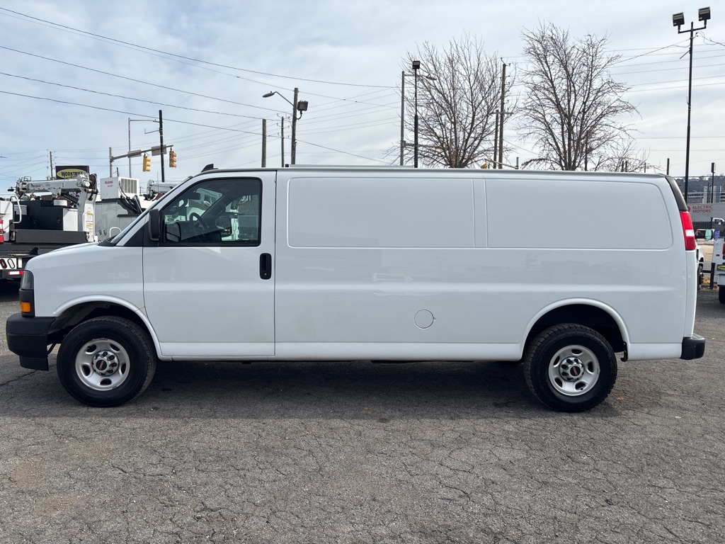 Photo 2 of this GMC SAVANA