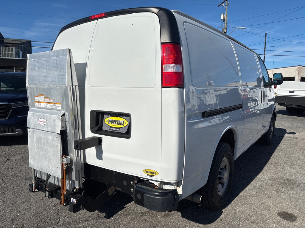 Photo 3 of this CHEVROLET EXPRESS G3500