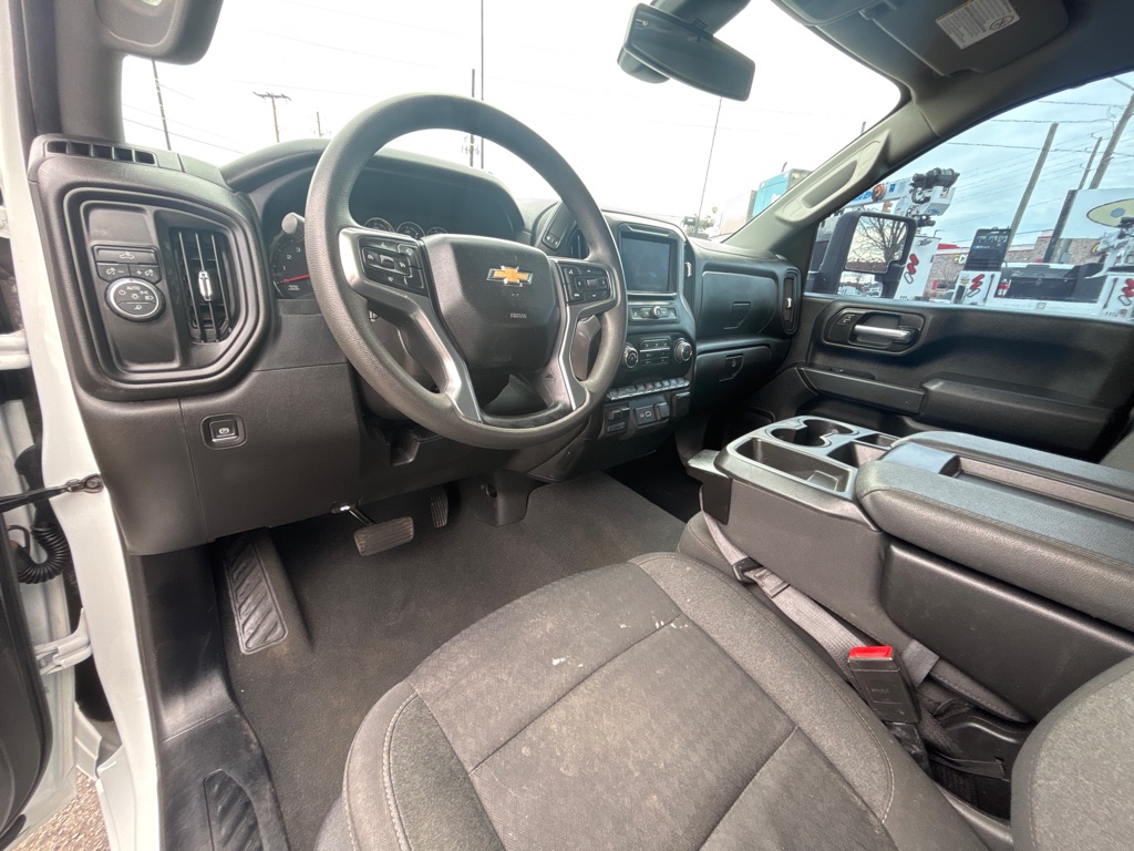 Photo 9 of this CHEVROLET SILVERADO 2500