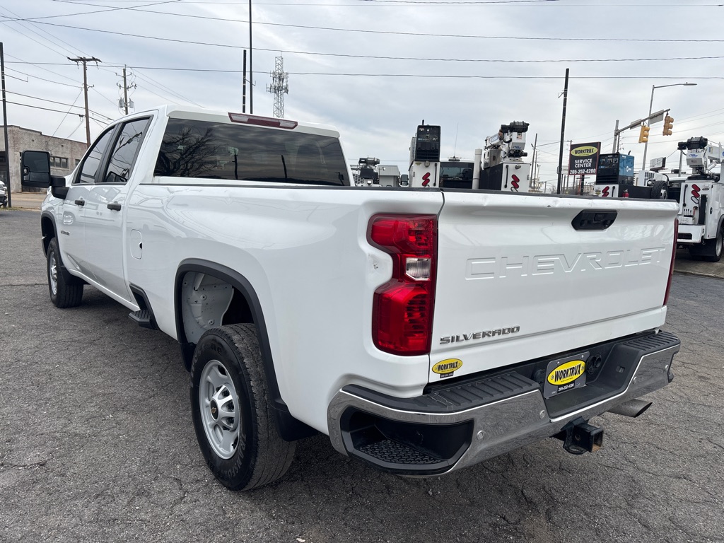 Photo 3 of this CHEVROLET SILVERADO 2500