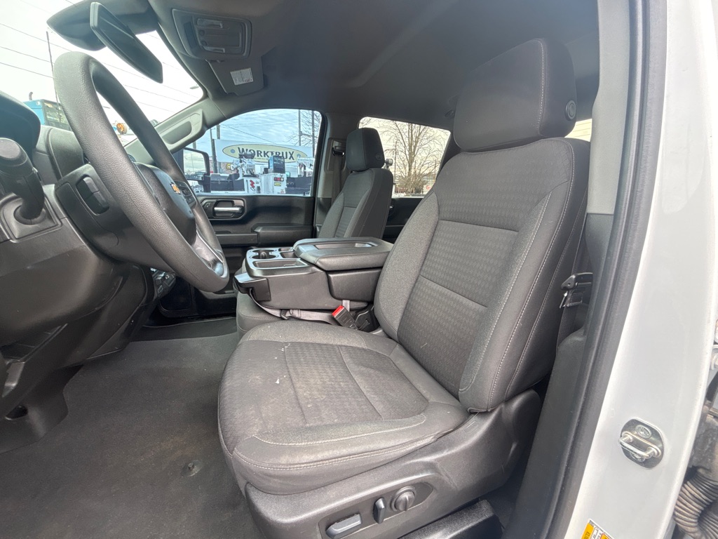 Photo 17 of this CHEVROLET SILVERADO 2500