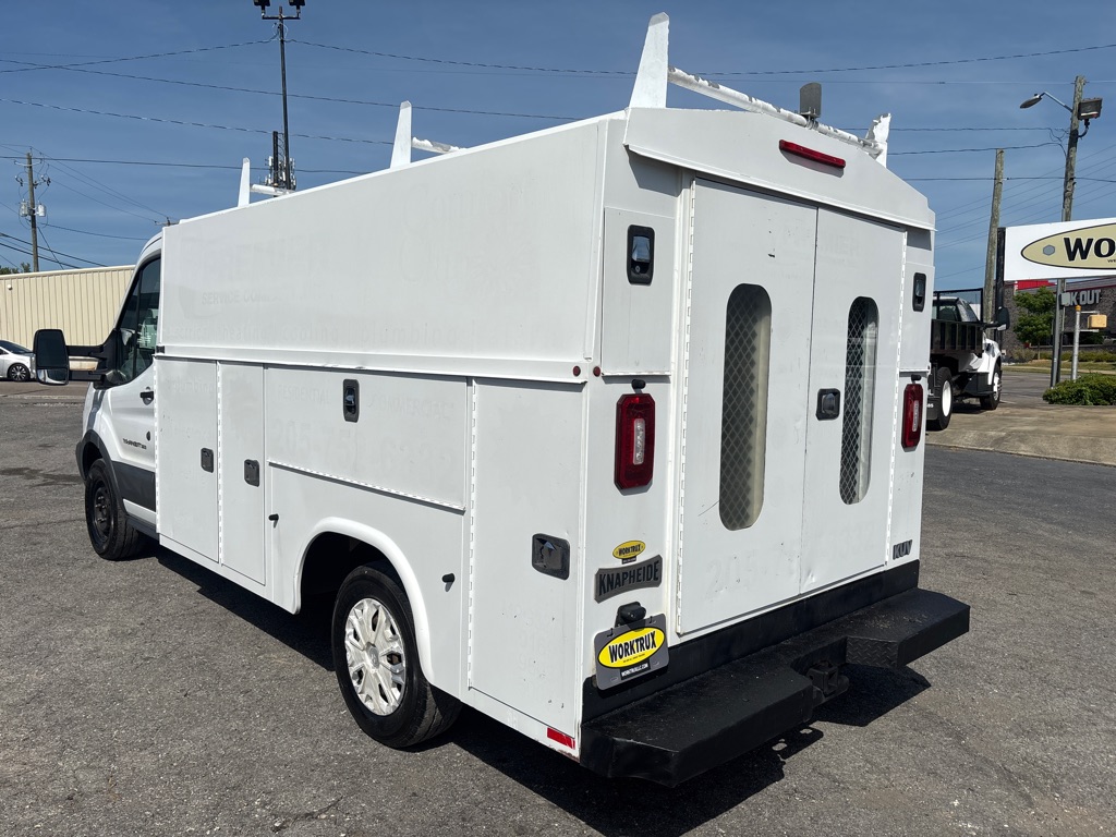 Photo 2 of this FORD TRANSIT