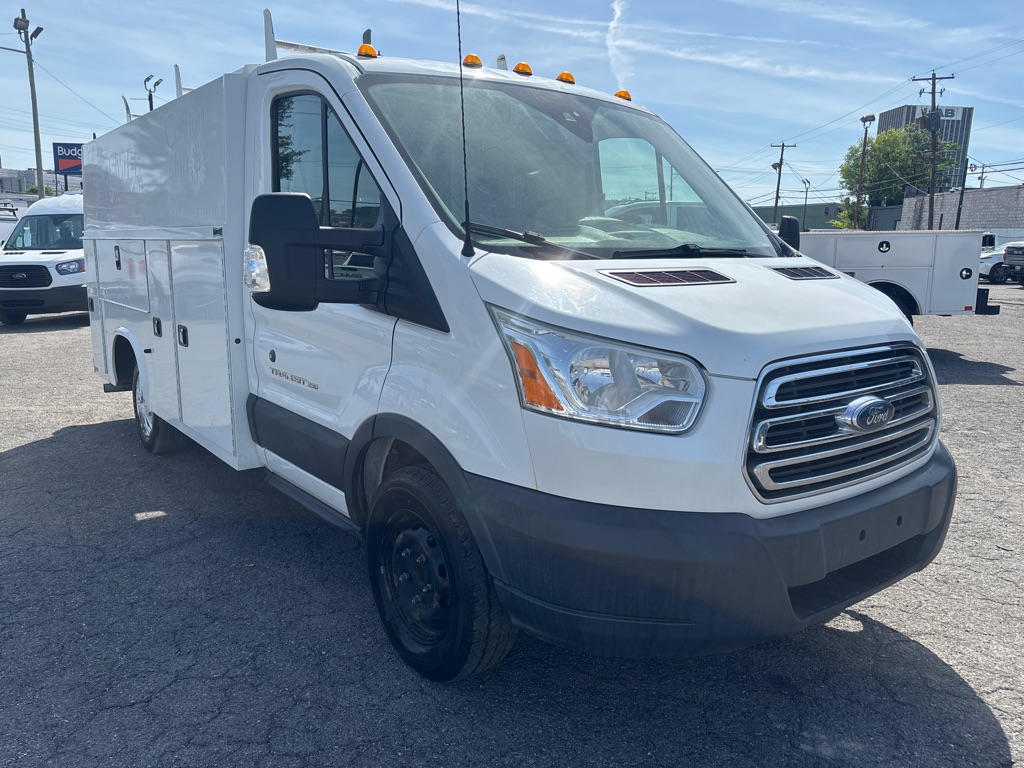 Photo 4 of this FORD TRANSIT