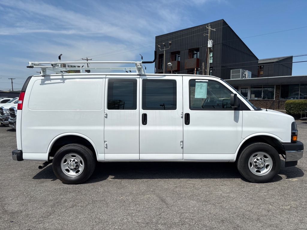 Photo 6 of this CHEVROLET EXPRESS G2500