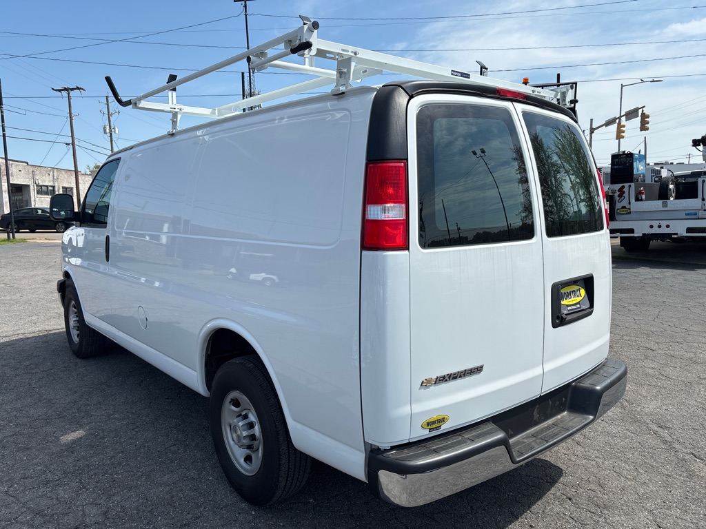 Photo 3 of this CHEVROLET EXPRESS G2500