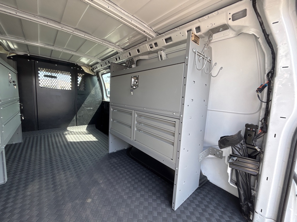 Photo 19 of this CHEVROLET EXPRESS G2500