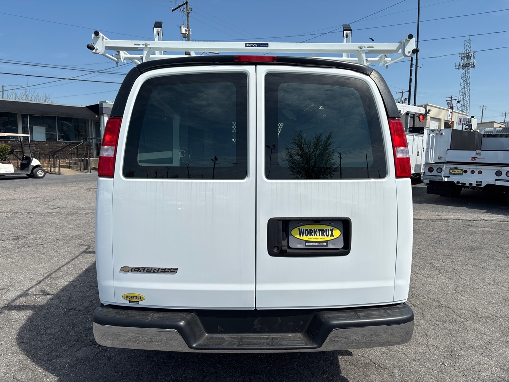 Photo 4 of this CHEVROLET EXPRESS G2500