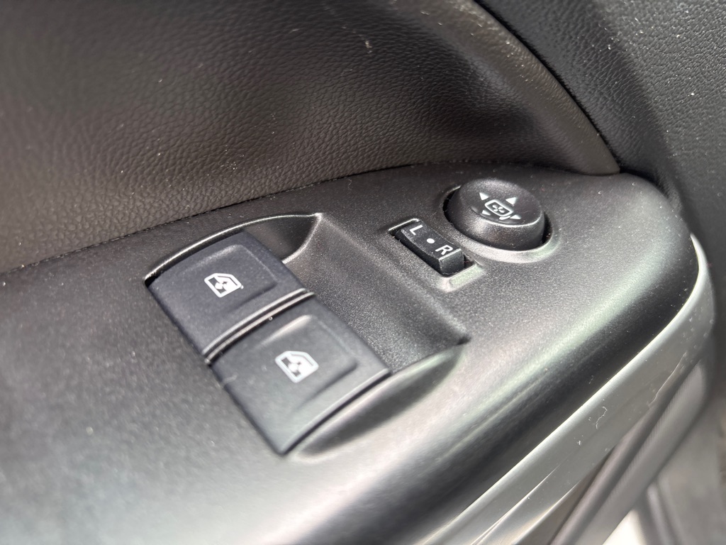 Photo 10 of this CHEVROLET COLORADO