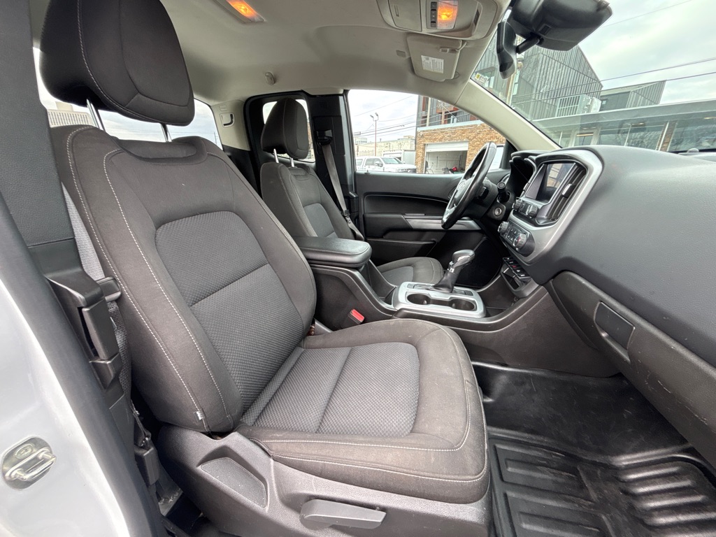 Photo 20 of this CHEVROLET COLORADO