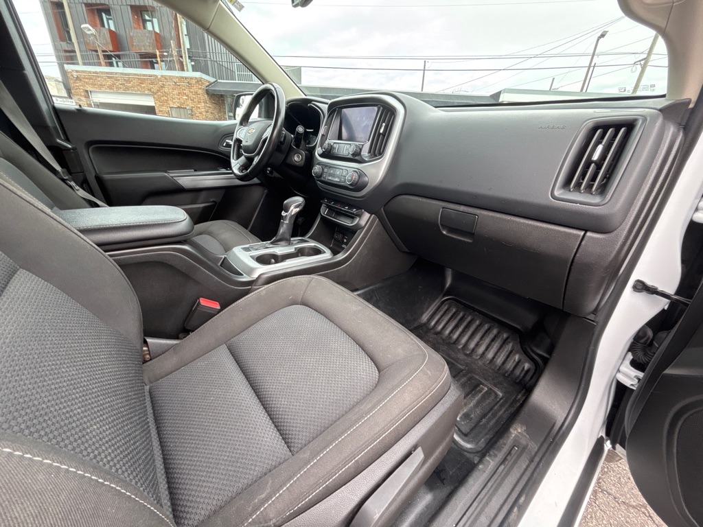 Photo 19 of this CHEVROLET COLORADO