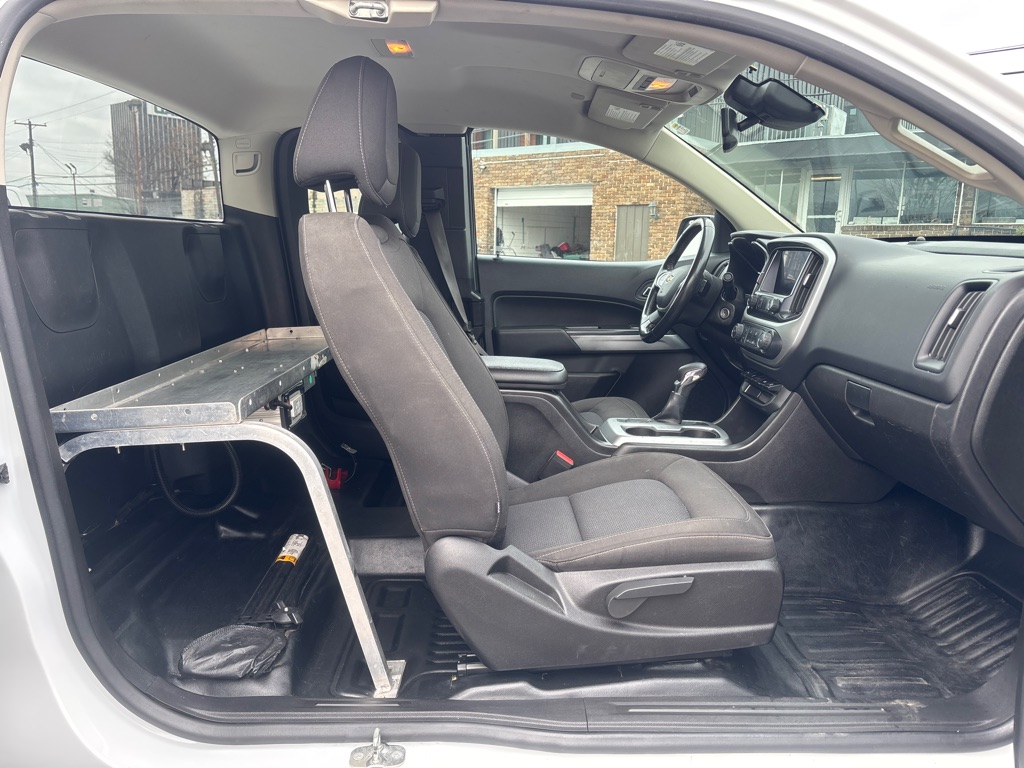 Photo 21 of this CHEVROLET COLORADO
