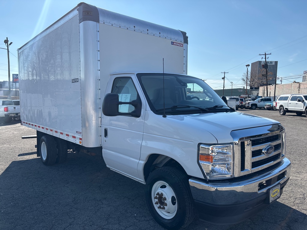 Photo 7 of this FORD ECONOLINE