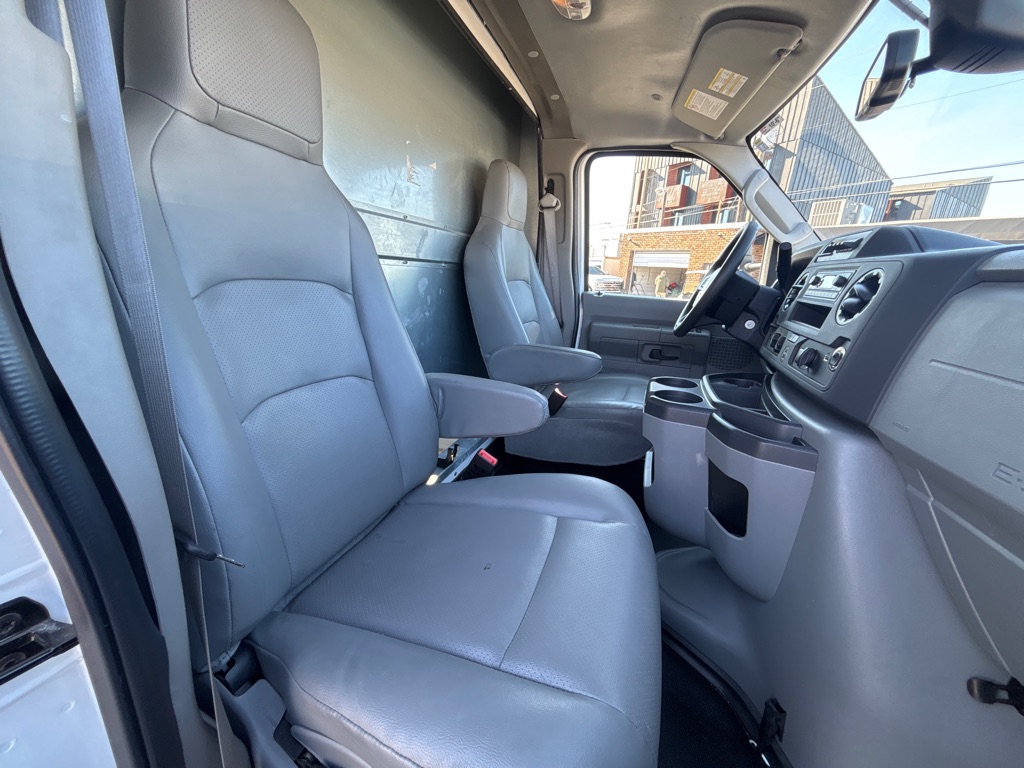 Photo 20 of this FORD ECONOLINE