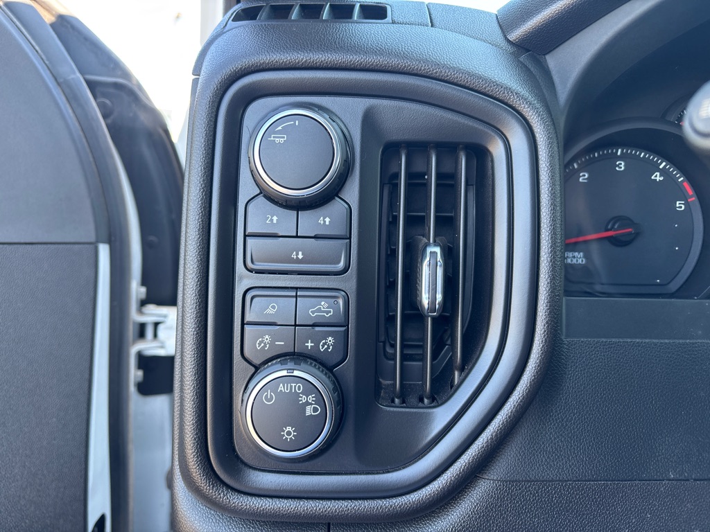 Photo 14 of this CHEVROLET SILVERADO 2500