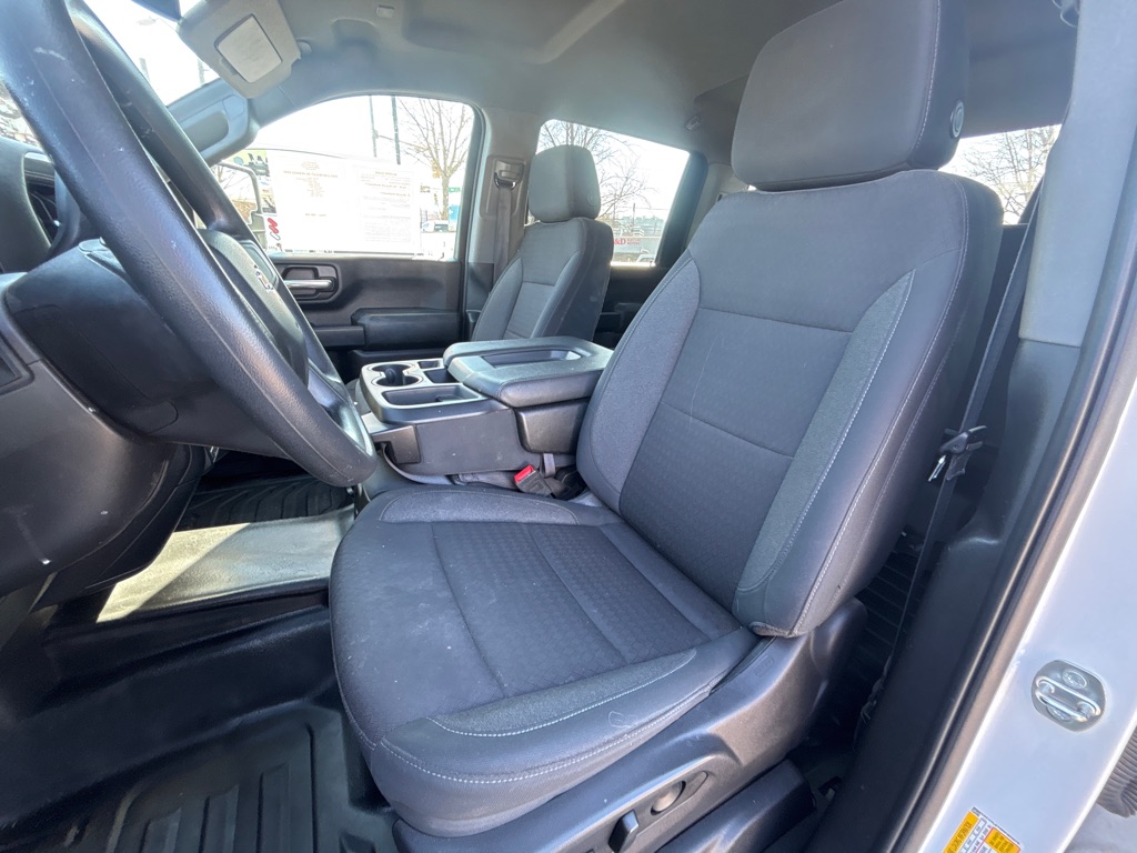 Photo 18 of this CHEVROLET SILVERADO 2500