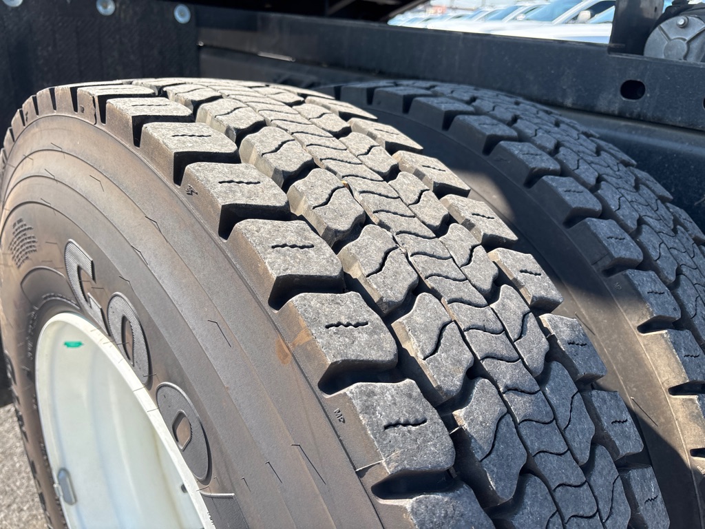 Photo 20 of this FORD F750