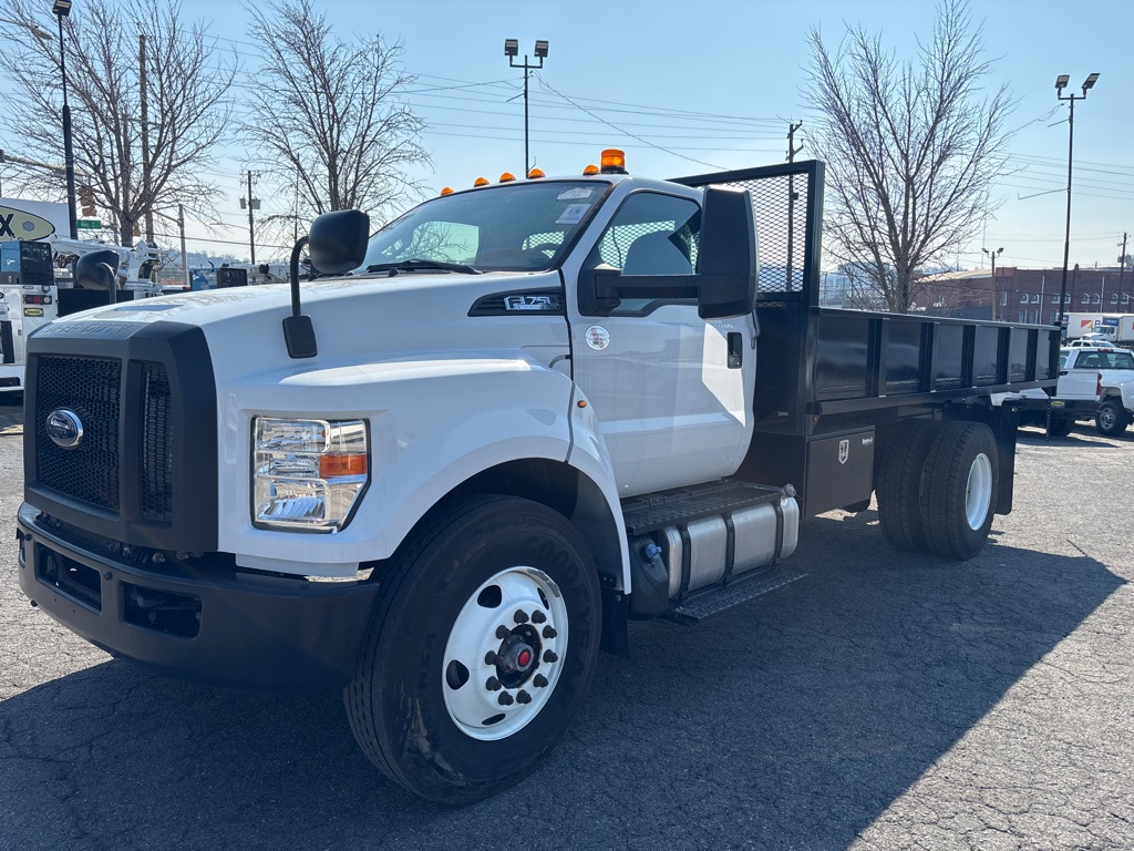2022 FORD F750
