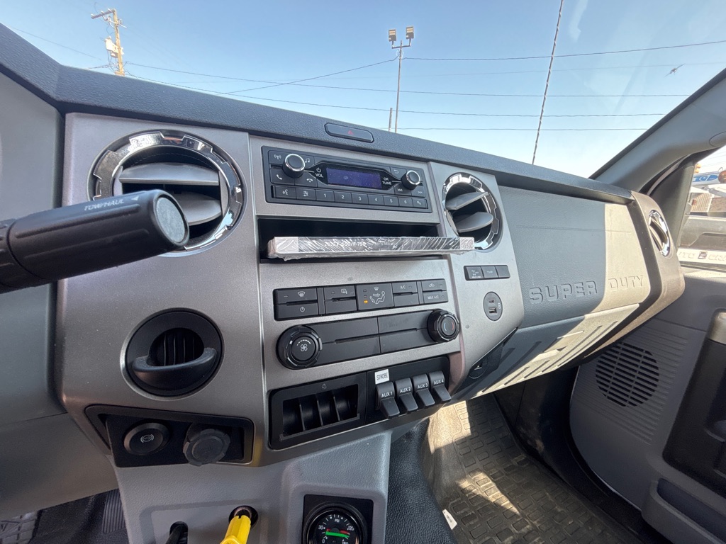 Photo 12 of this FORD F750