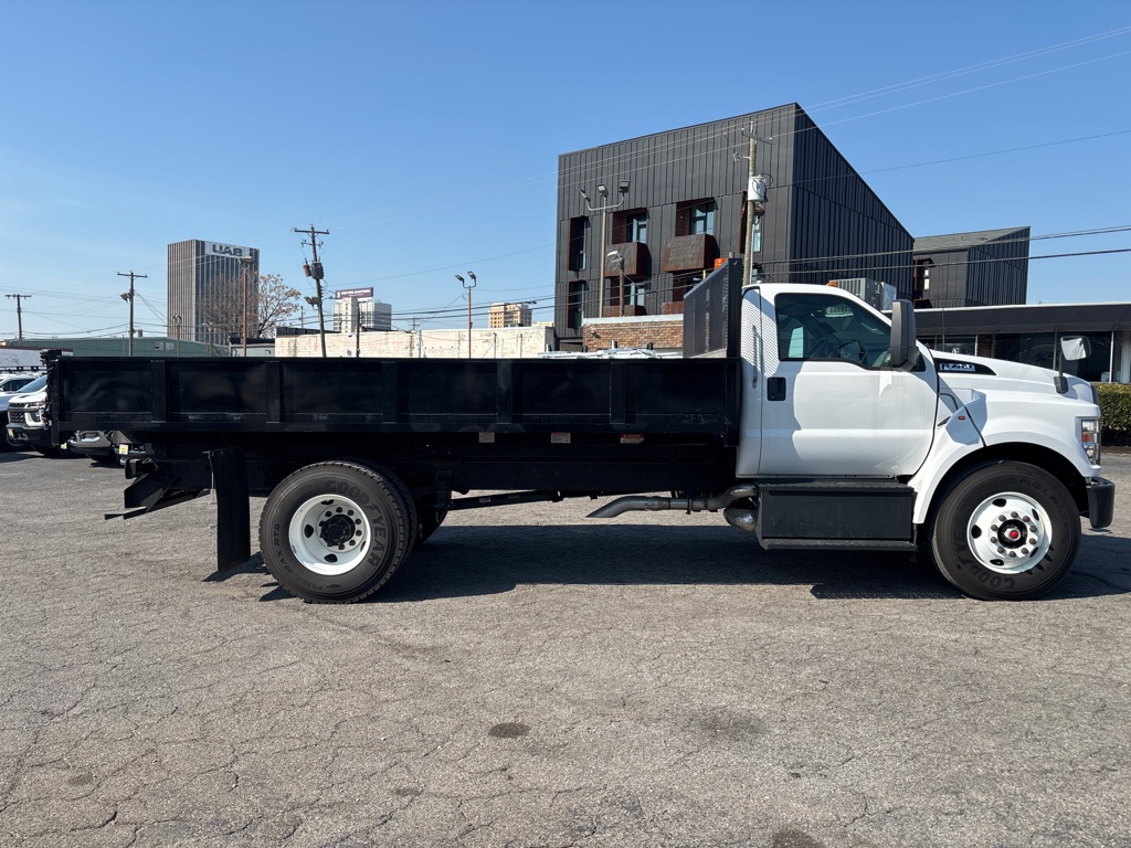 Photo 5 of this FORD F750