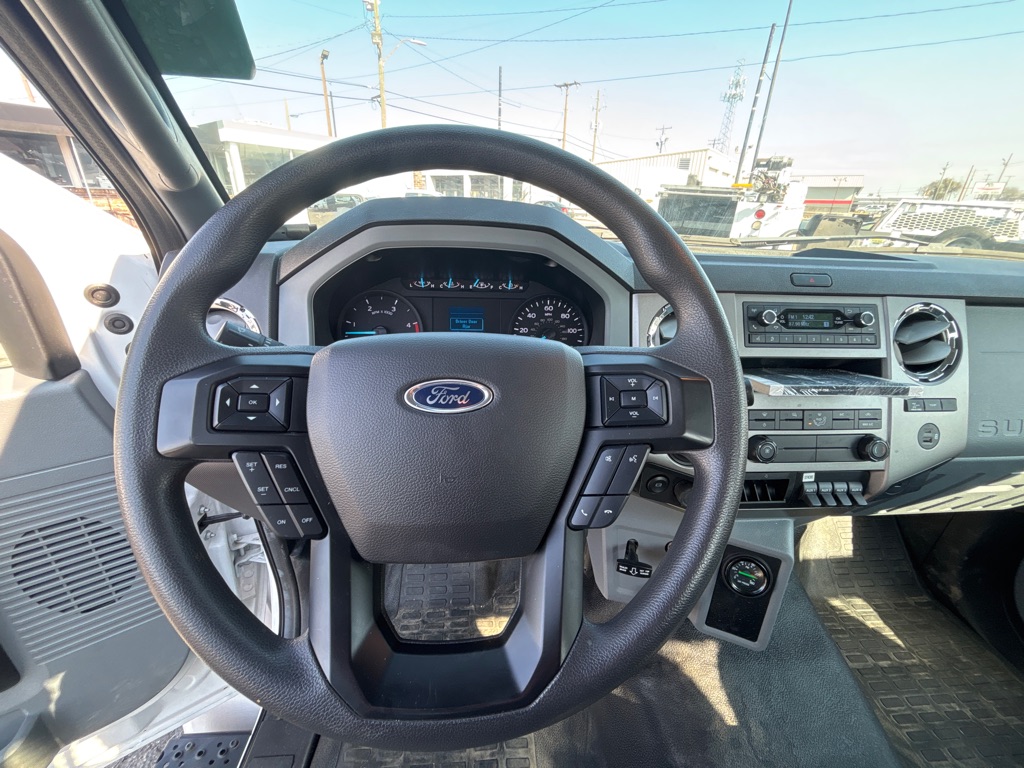 Photo 10 of this FORD F750