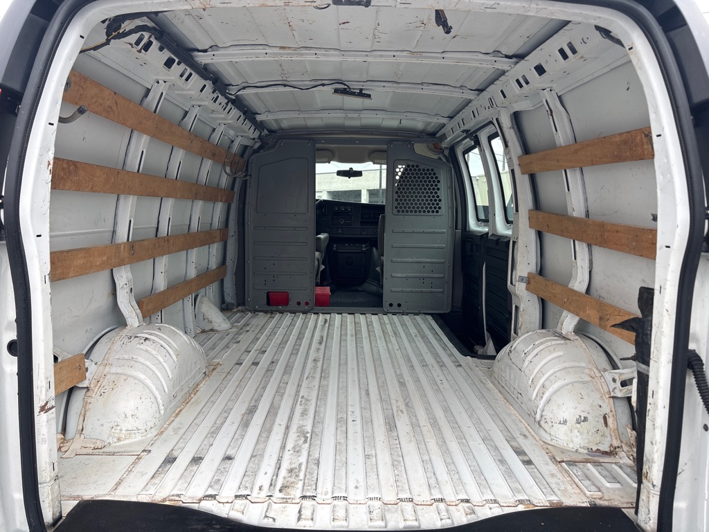 Photo 10 of this GMC G2500