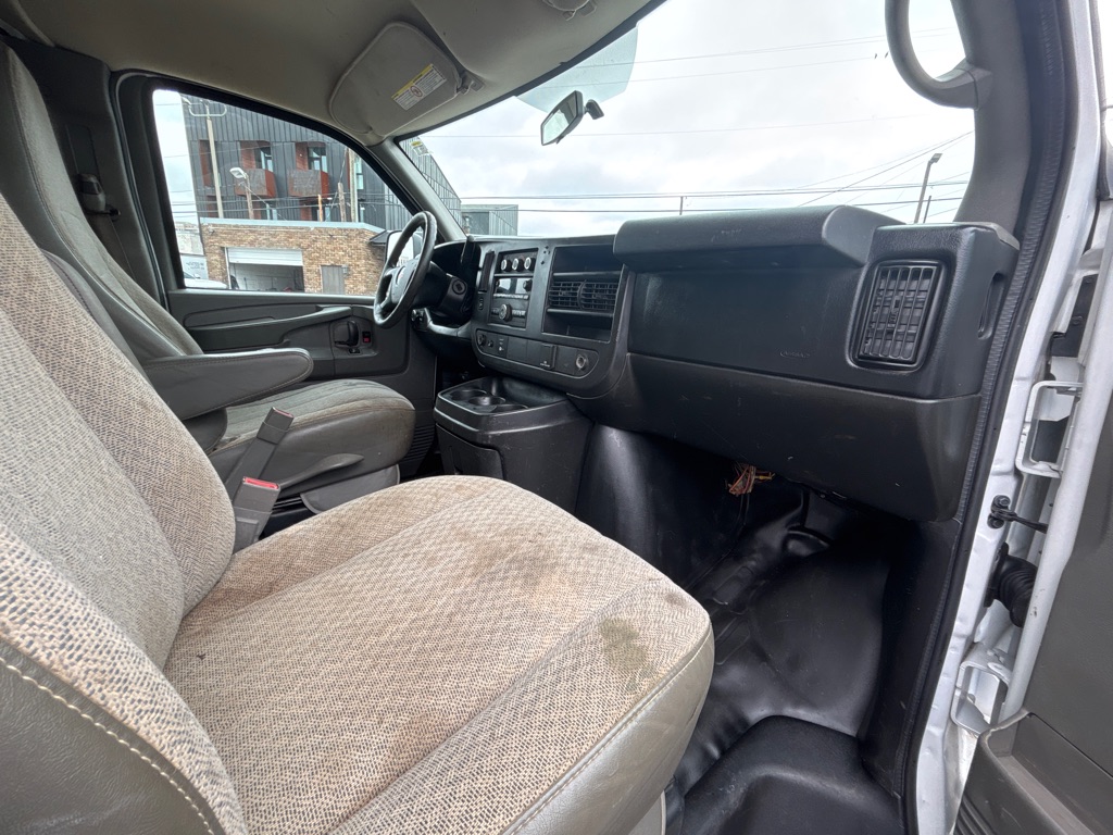 Photo 9 of this GMC G2500