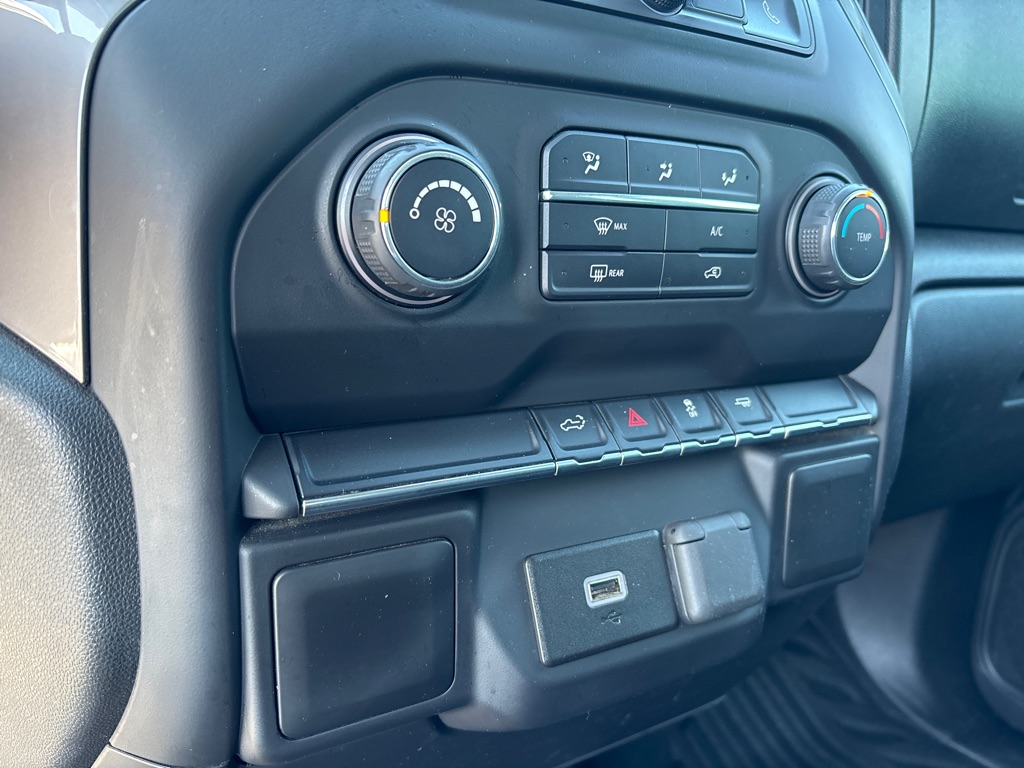 Photo 15 of this CHEVROLET SILVERADO 1500