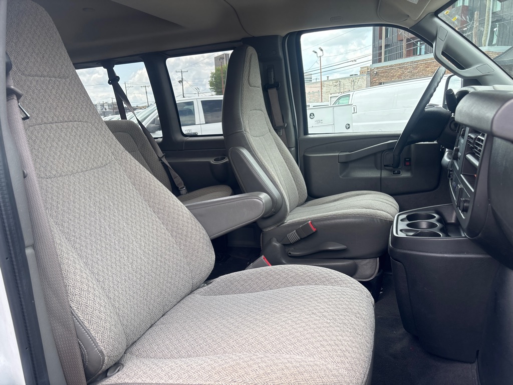 Photo 17 of this CHEVROLET EXPRESS G3500