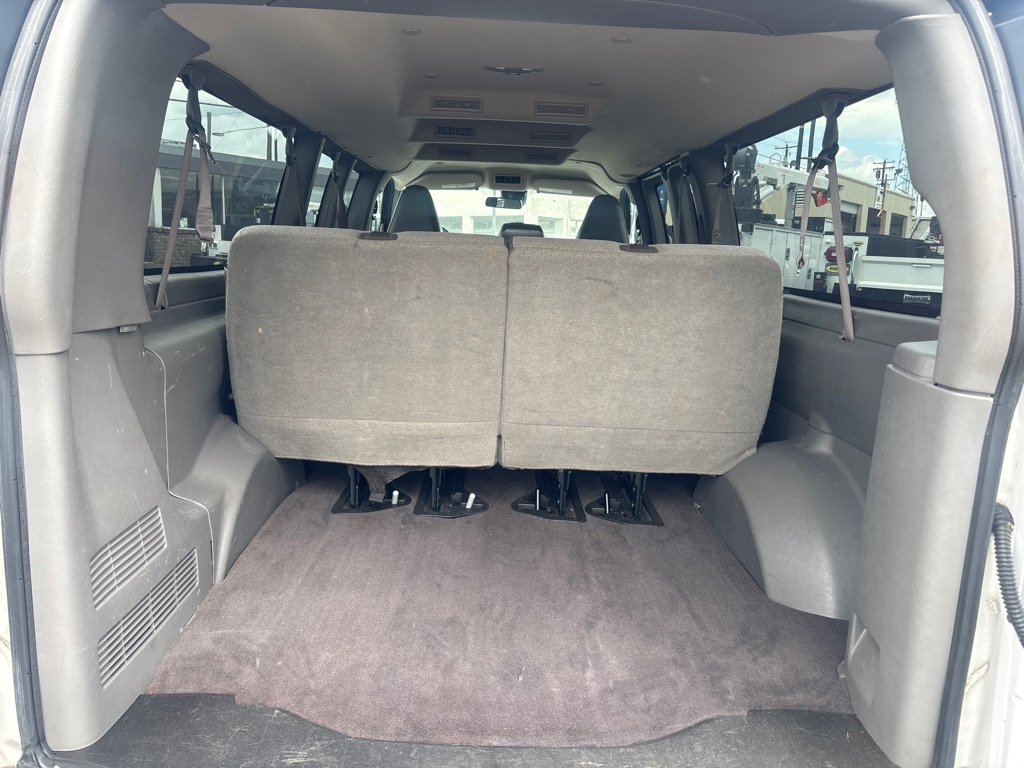 Photo 21 of this CHEVROLET EXPRESS G3500