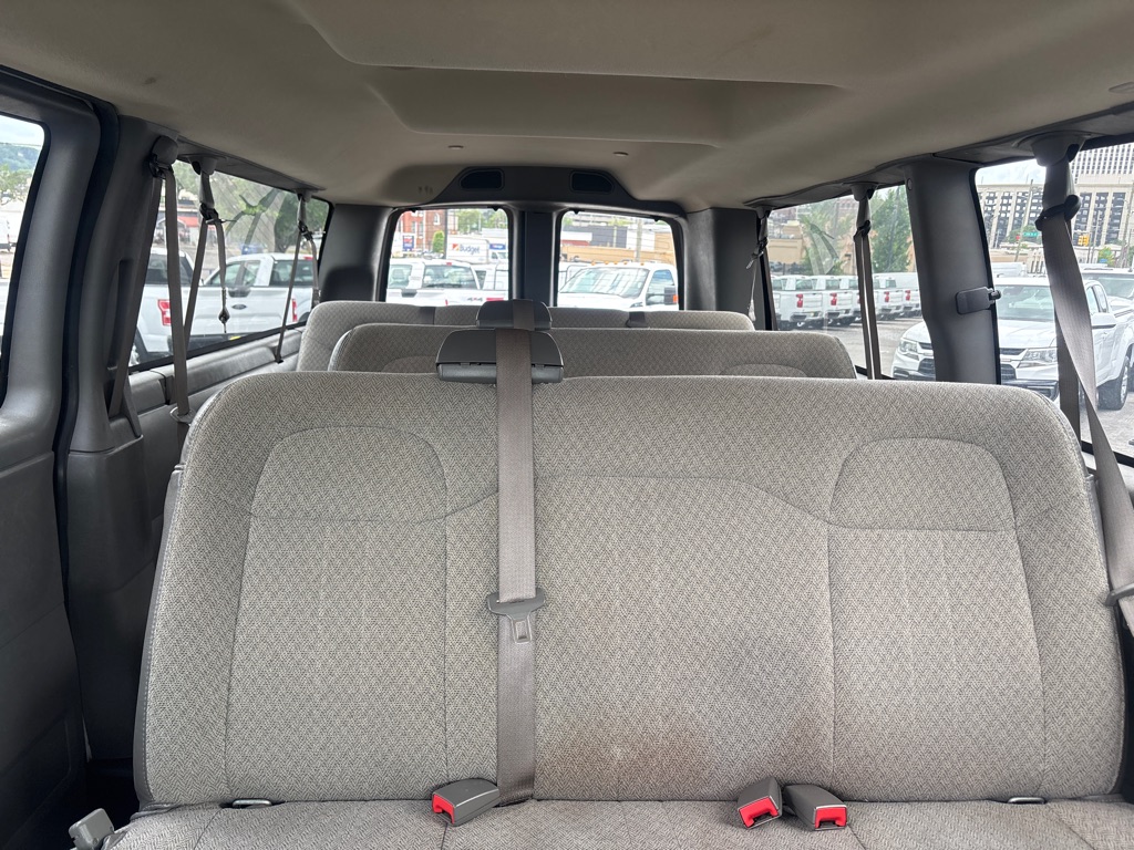 Photo 18 of this CHEVROLET EXPRESS G3500