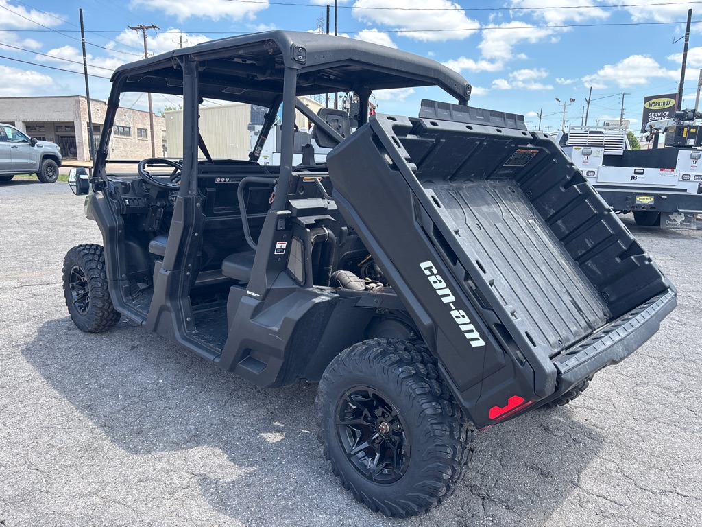 Photo 12 of this CAN-AM DEFENDER