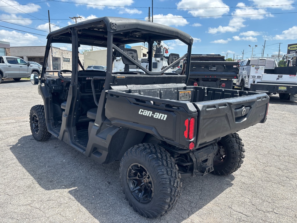 Photo 5 of this CAN-AM DEFENDER