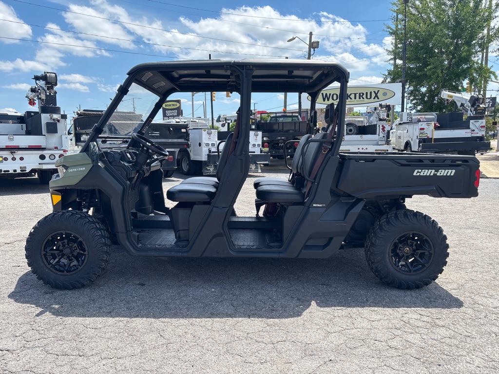 Photo 4 of this CAN-AM DEFENDER