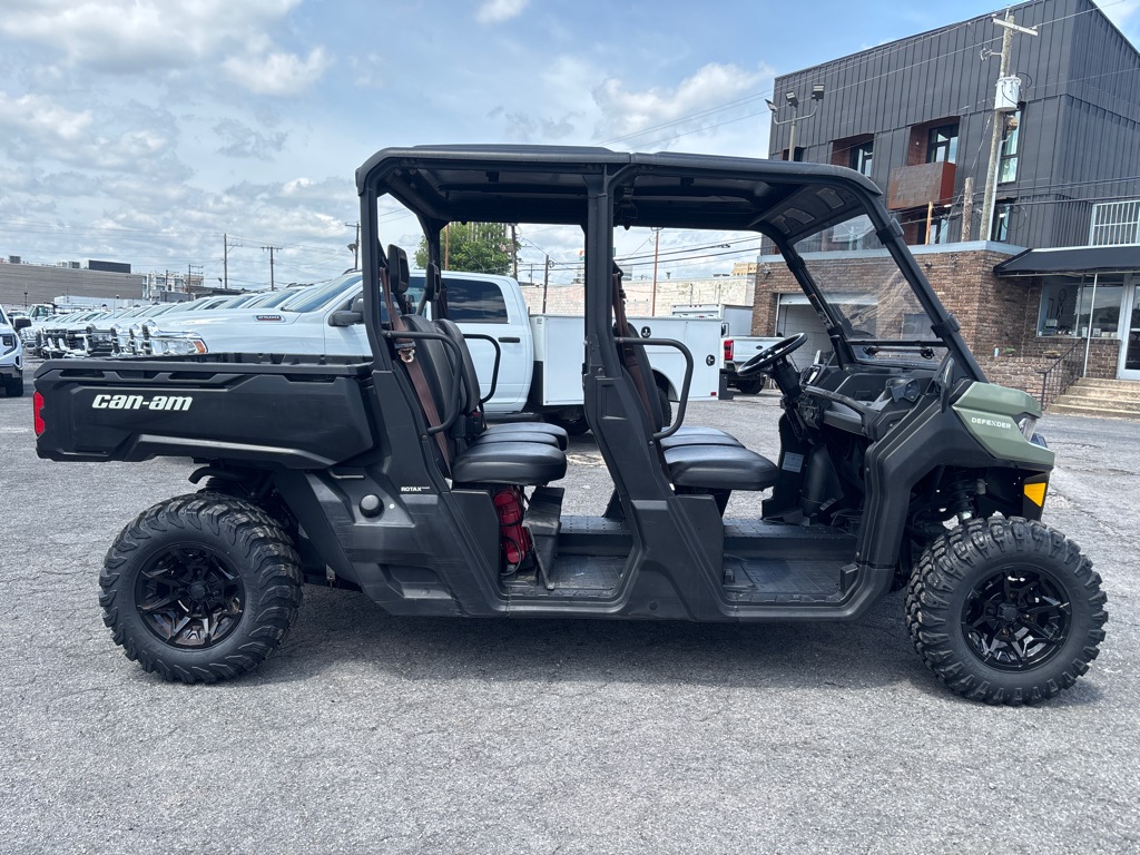 Photo 8 of this CAN-AM DEFENDER