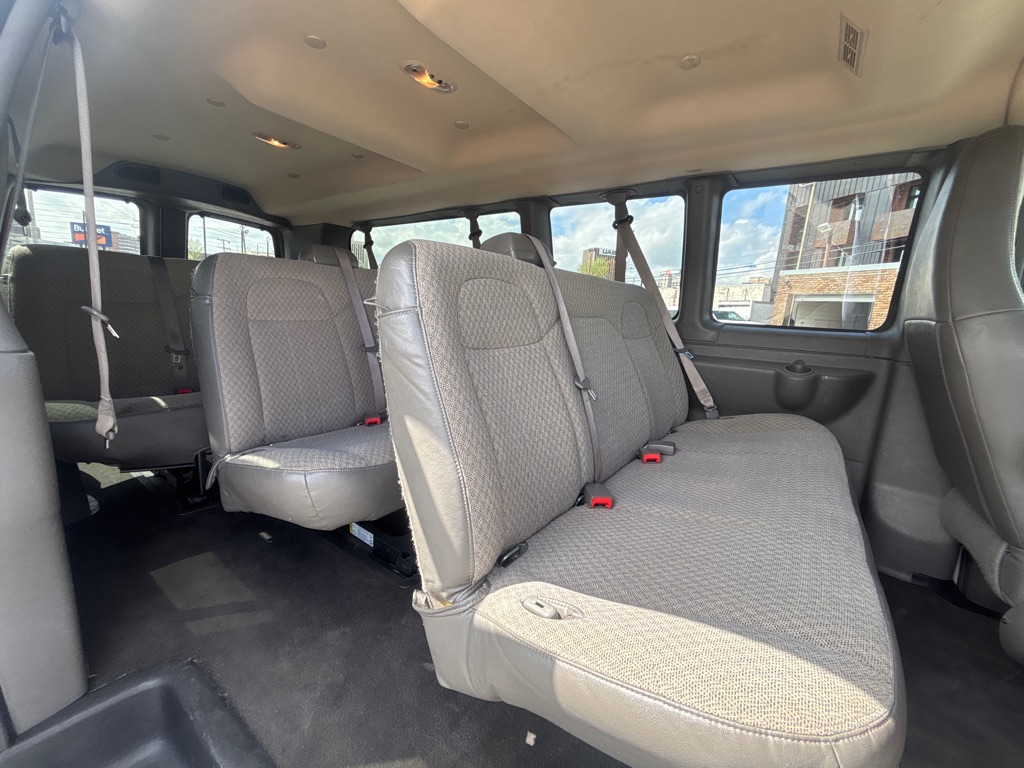 Photo 19 of this CHEVROLET EXPRESS G3500