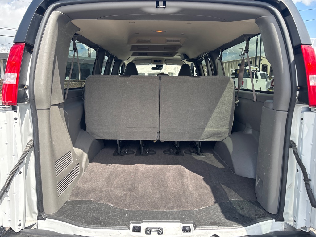 Photo 20 of this CHEVROLET EXPRESS G3500