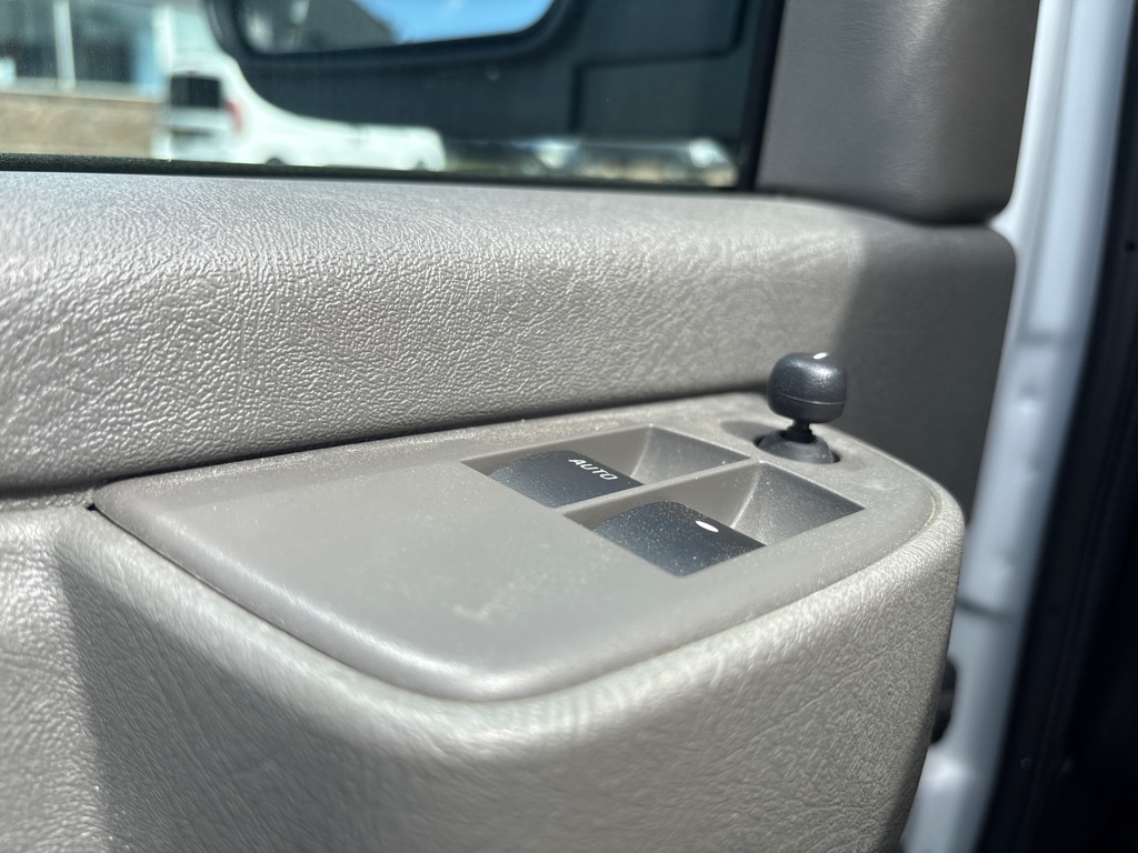 Photo 10 of this CHEVROLET EXPRESS G3500
