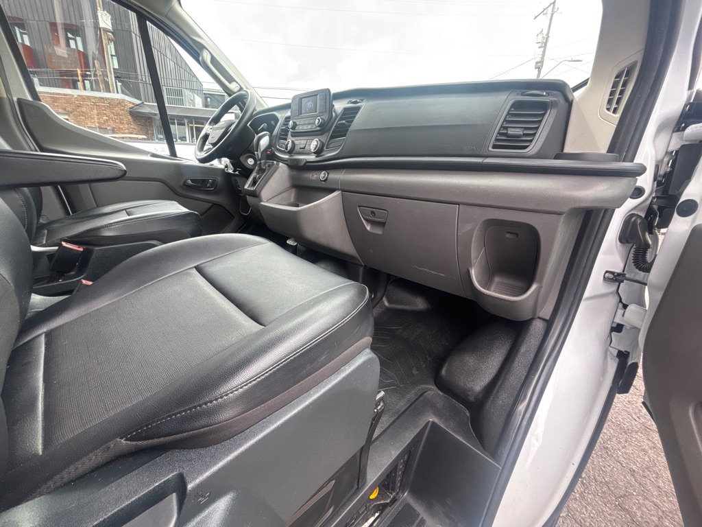 Photo 19 of this FORD TRANSIT