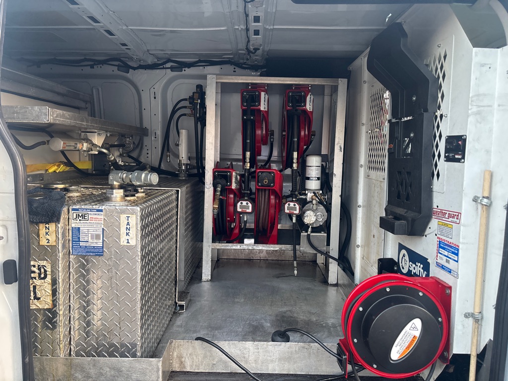 Photo 2 of this FORD TRANSIT