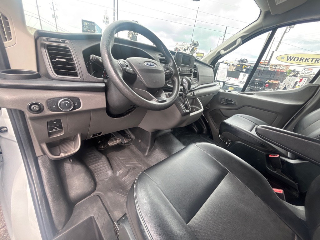 Photo 11 of this FORD TRANSIT