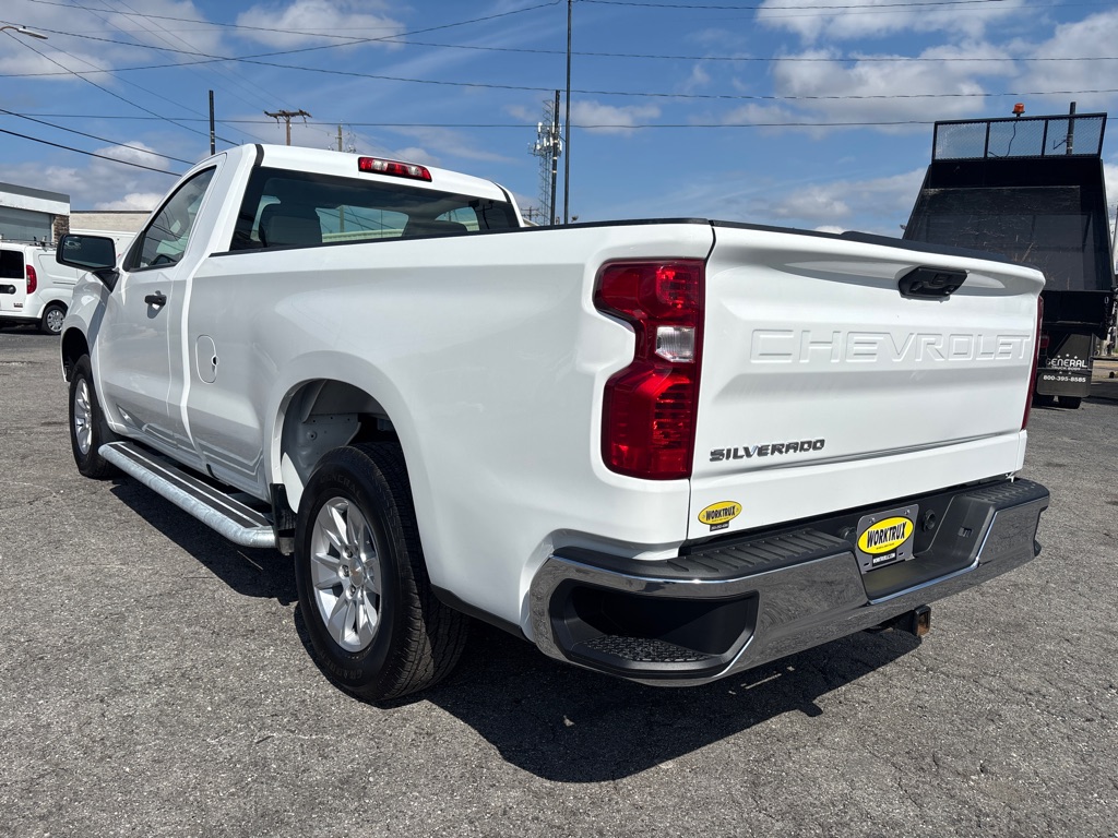 Photo 3 of this CHEVROLET C1500