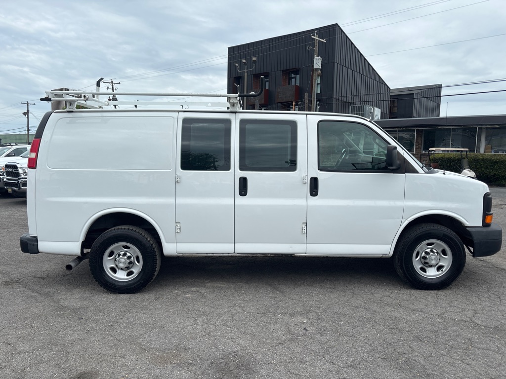 Photo 6 of this CHEVROLET G2500