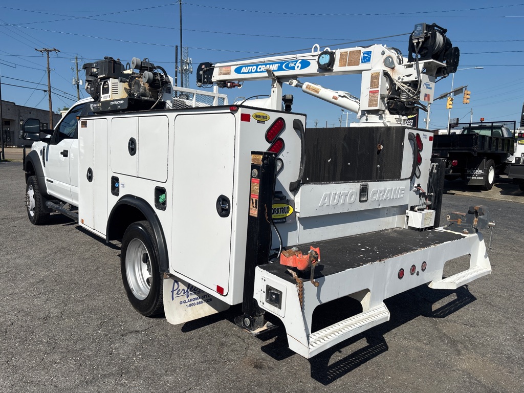 Photo 12 of this FORD F550