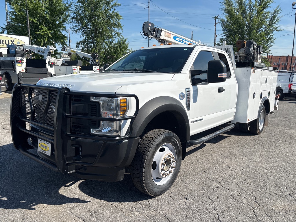 Photo 10 of this FORD F550