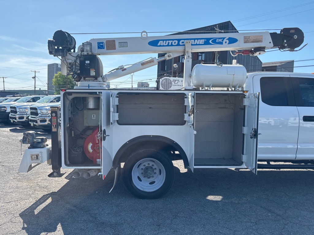 Photo 29 of this FORD F550