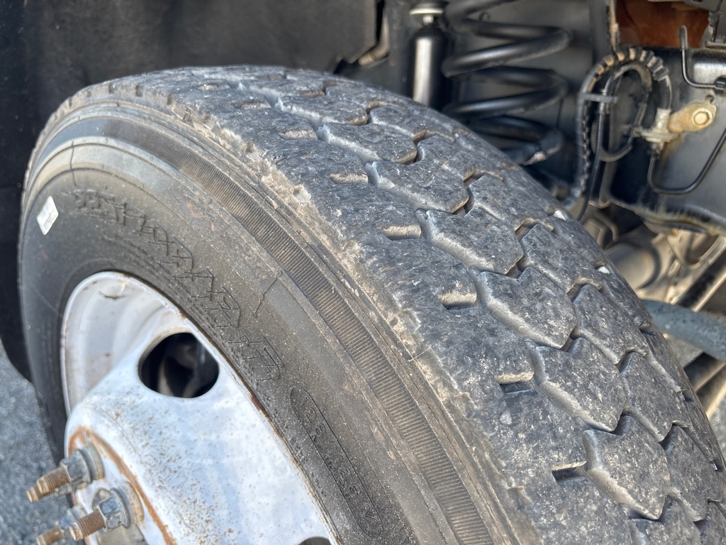 Photo 35 of this FORD F550