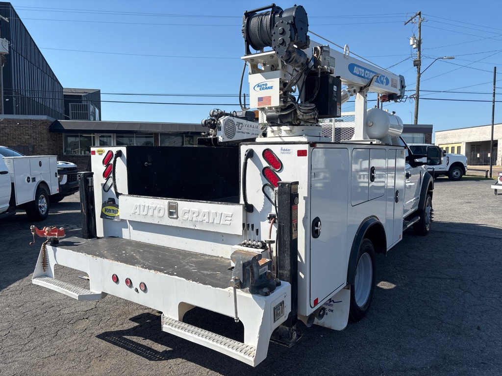 Photo 14 of this FORD F550