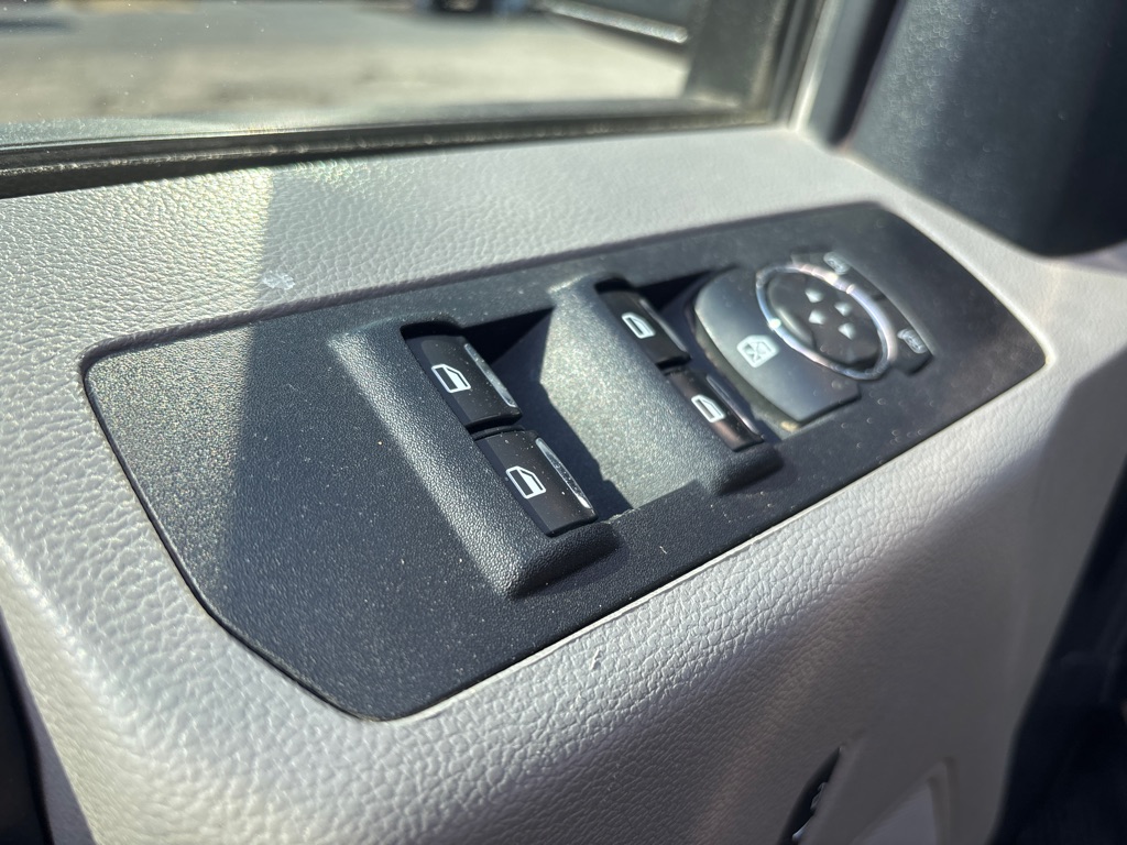 Photo 18 of this FORD F550