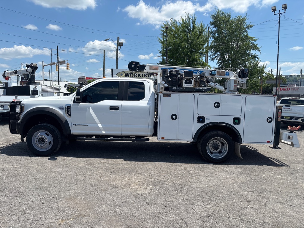 Photo 4 of this FORD F550